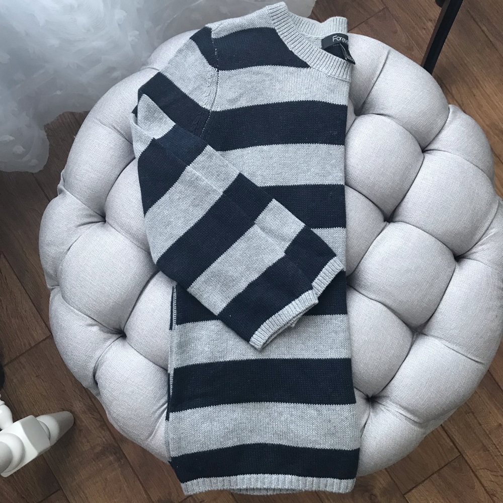 Forever 21 Navy Blue and Grey Striped Crewneck Sweater Size S